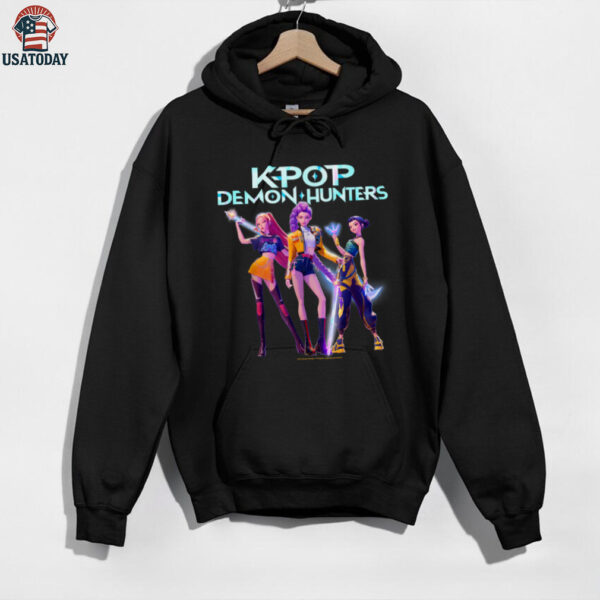 Huntr_X Heroic Poses Group Shot Shirt