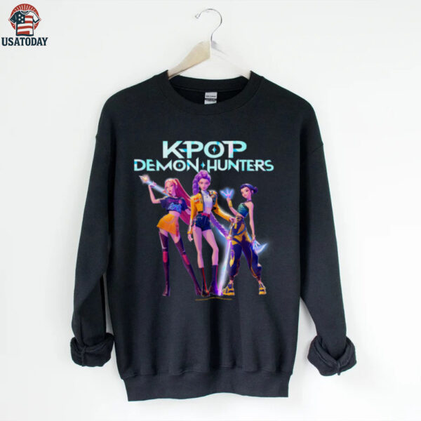 Huntr_X Heroic Poses Group Shot Shirt