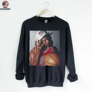 Michael Jordan Vintage 90s chicago bulls Jordan 23 retro classic 3 peat championship shirt