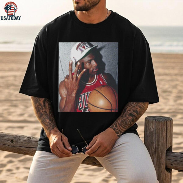 Michael Jordan Vintage 90s chicago bulls Jordan 23 retro classic 3 peat championship shirt