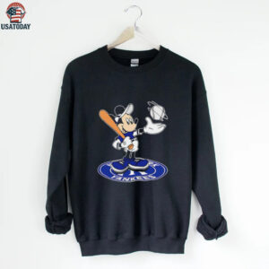 New York Yankees Cheerful Mickey Disney shirt