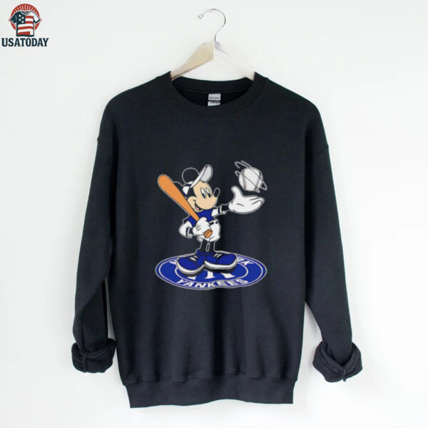 New York Yankees Cheerful Mickey Disney shirt