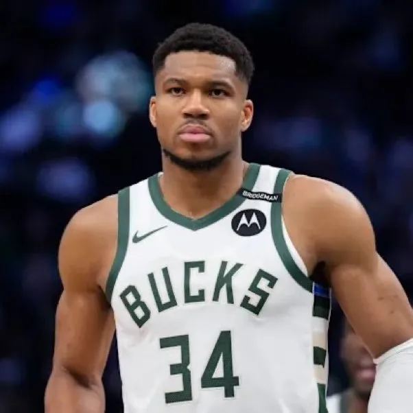 Rockets GM Puts Giannis Antetokounmpo Trade Talk to Rest