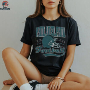 Vintage 90s Style Philadelphia Football Shirt, The Birds Game Day T Shirt (1)