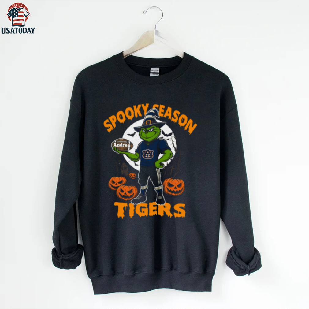 Custom Name Auburn Tigers Halloween Shirt – Spooky Season Grinch NCAA Football Tee – Personalized Fan Outfit Custom Name Auburn Tigers Halloween Shirt – Spooky Season Grinch NCAA Football Tee – Personalized Fan Outfit
