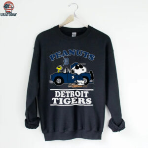 Detroit Tigers Snoopy Peanuts Car Baseball T Shirt