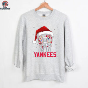 New York Yankees Custom Name Santa Christmas Lights Shirt – MLB Family Fan Tee – Personalized Holiday Baseball Gift for Kids