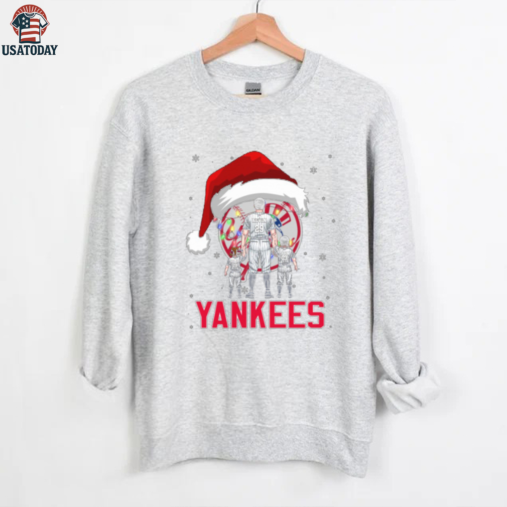 New York Yankees Custom Name Santa Christmas Lights Shirt – MLB Family Fan Tee – Personalized Holiday Baseball Gift for Kids New York Yankees Custom Name Santa Christmas Lights Shirt – MLB Family Fan Tee – Personalized Holiday Baseball Gift for Kids