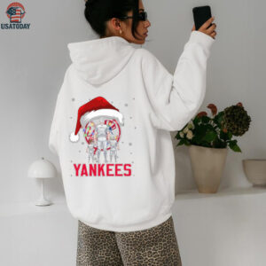 New York Yankees Custom Name Santa Christmas Lights Shirt – MLB Family Fan Tee – Personalized Holiday Baseball Gift for Kids