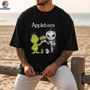 Official Applebee’s Merch Grinch And Jack Skellington Fist Bump Applebee’s Halloween Hoodie