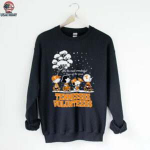 Peanuts Tennessee Volunteers Winter It’s The Most Wonderful Time Of The Year T Shirt