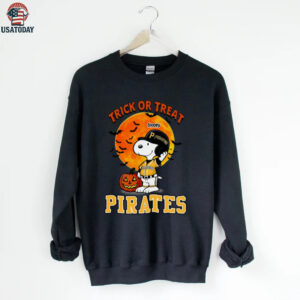 Snoopy Pittsburgh Pirates Trick Or Treat Halloween T Shirt