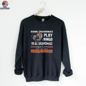 Some Grandmas Play Bingo Real Grandmas Watch Chicago Bears Diamond Heart 2025 T shirt